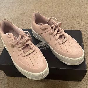 Nike Air Force 1 Sage Low